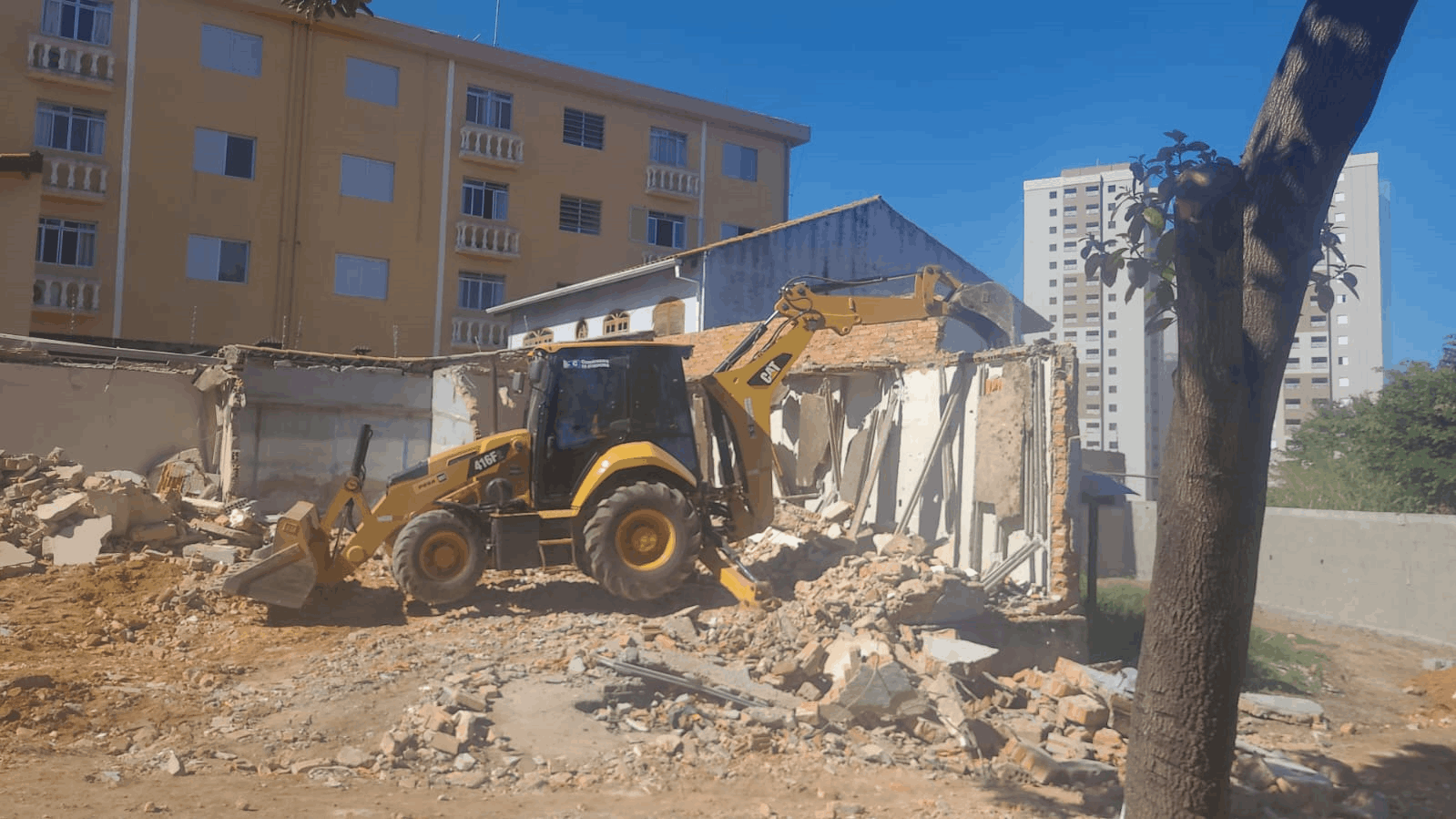 galeria de fotos da empresa construmax locacao e transporte em terraplenagem em Sorocaba