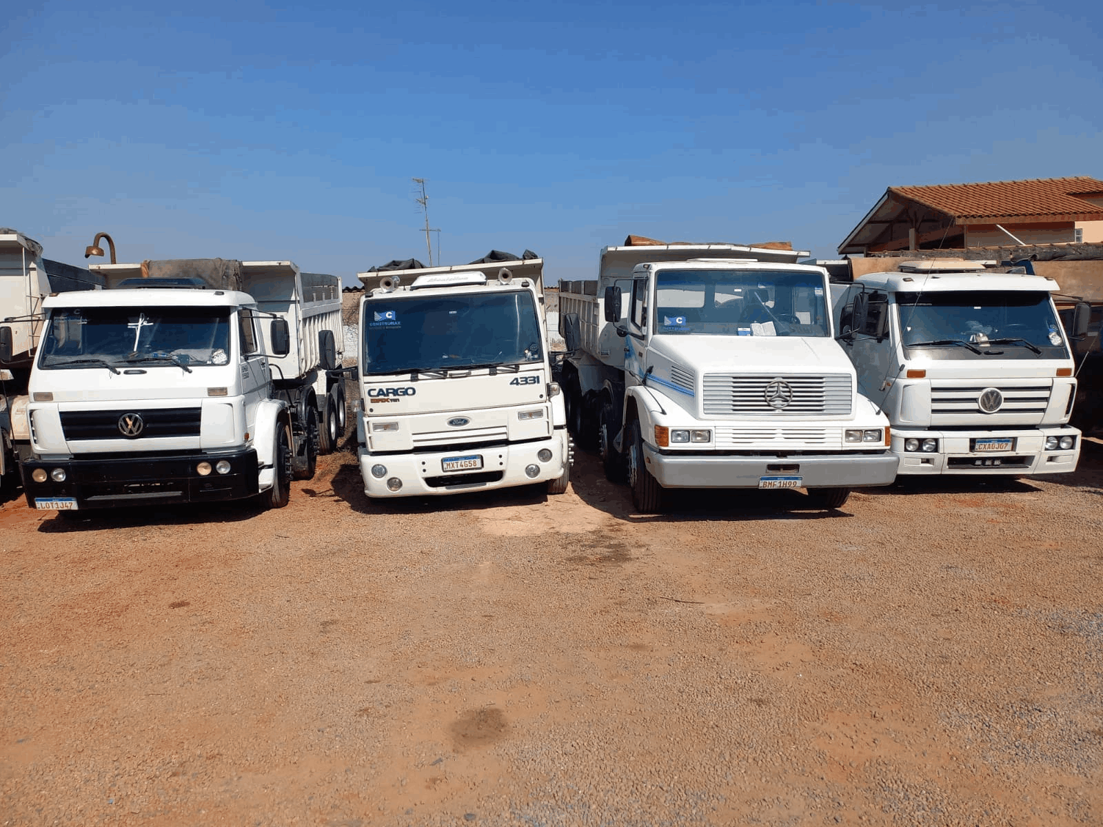 galeria de fotos da empresa construmax locacao e transporte em terraplenagem em Sorocaba