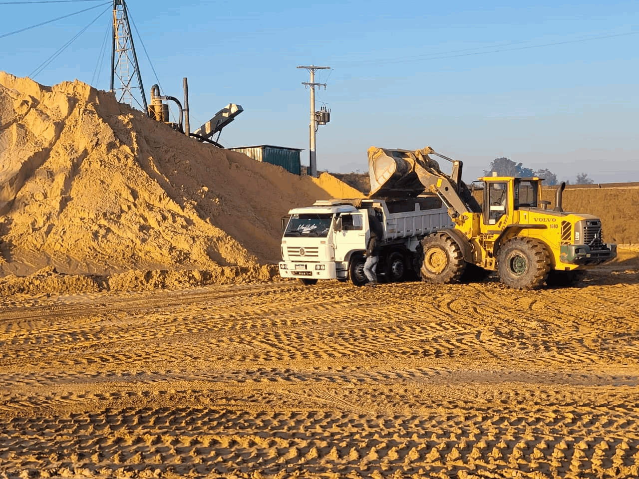 galeria de fotos da empresa construmax locacao e transporte em terraplenagem em Sorocaba