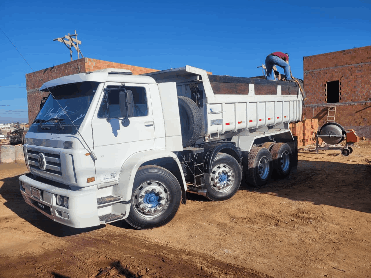 galeria de fotos da empresa construmax locacao e transporte em terraplenagem em Sorocaba