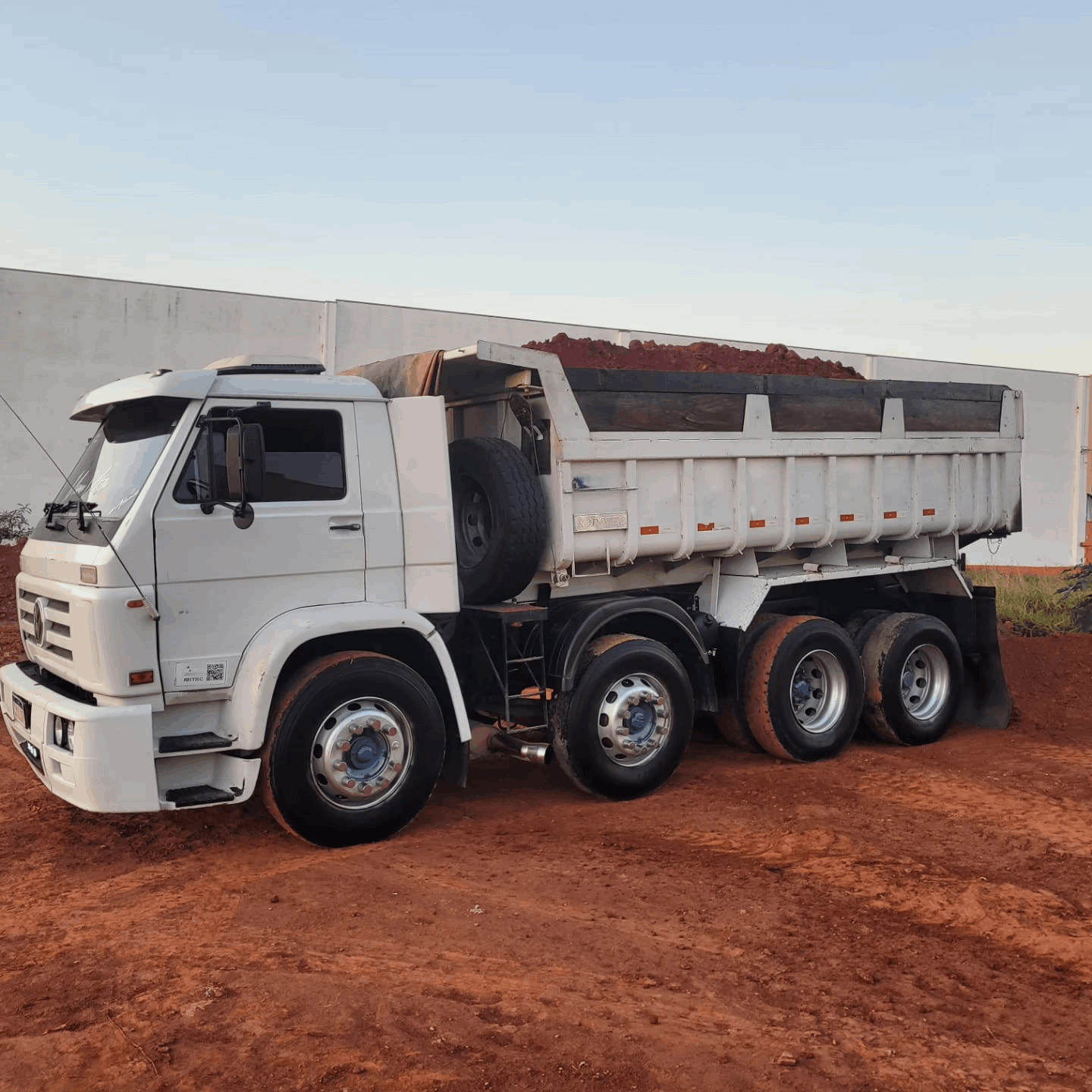 galeria de fotos da empresa construmax locacao e transporte em terraplenagem em Sorocaba