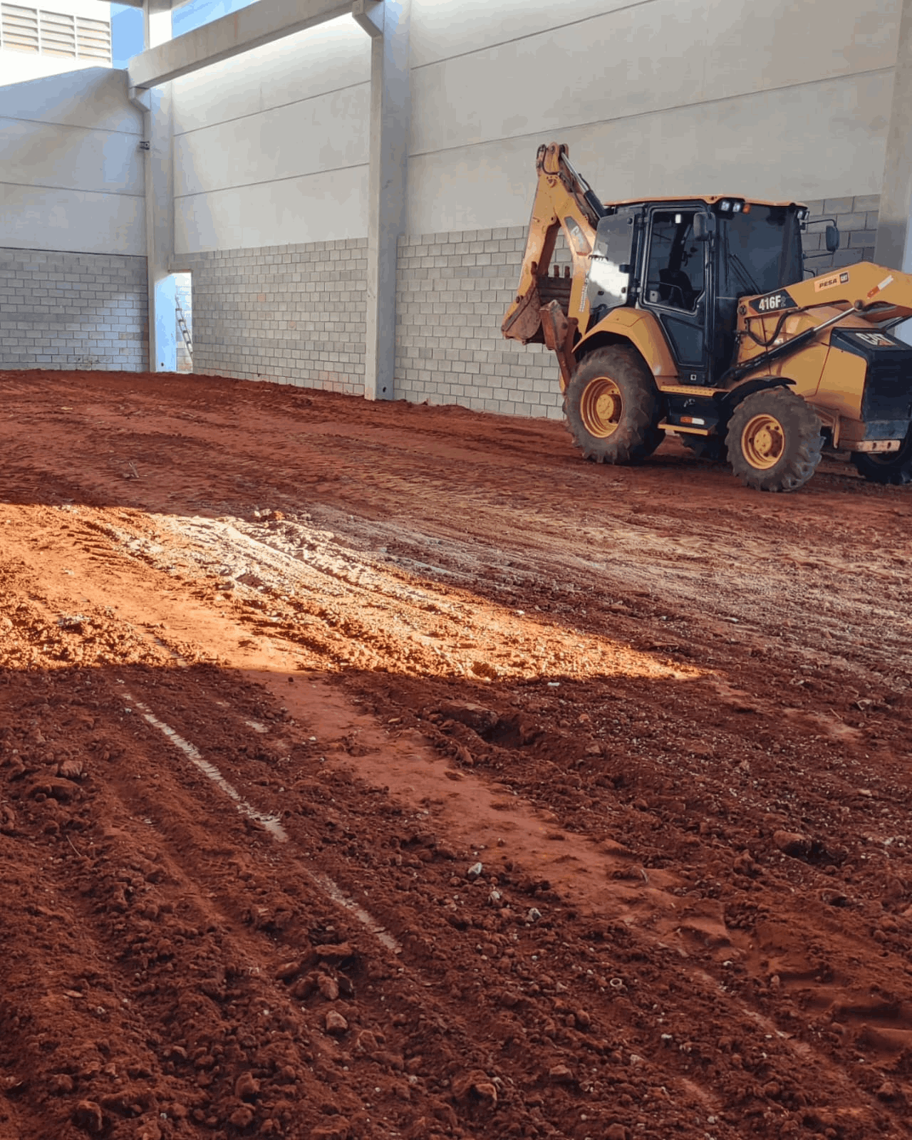 galeria de fotos da empresa construmax locacao e transporte em terraplenagem em Sorocaba