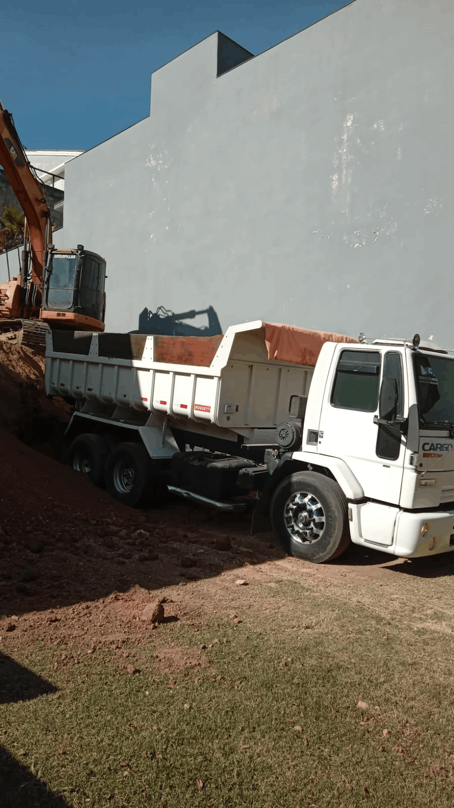 galeria de fotos da empresa construmax locacao e transporte em terraplenagem em Sorocaba