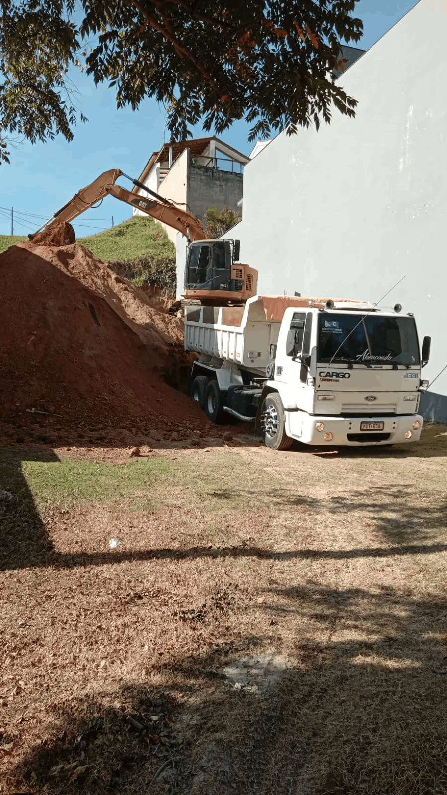 empresa no ramo de terraplenagem locacao e transporte localizado na regiao de sorocaba